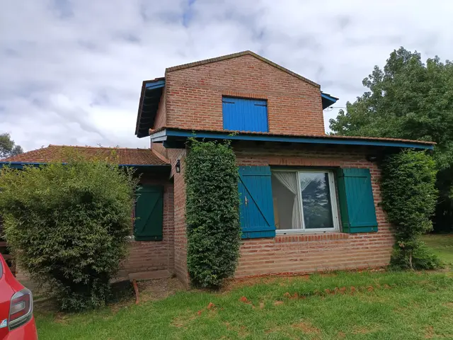 Casa de 4 ambientes en venta en LOS ACANTILADOS