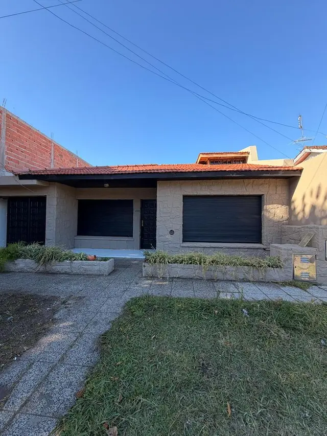 Casa de 4 ambientes en venta en LAS AVENIDAS