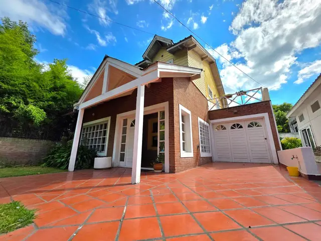 Casa de 4 ambientes en venta en LA FLORIDA