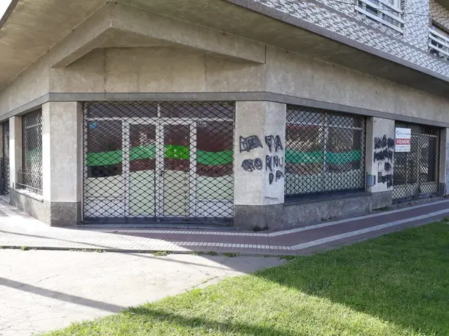 Local en venta en SAN CAYETANO