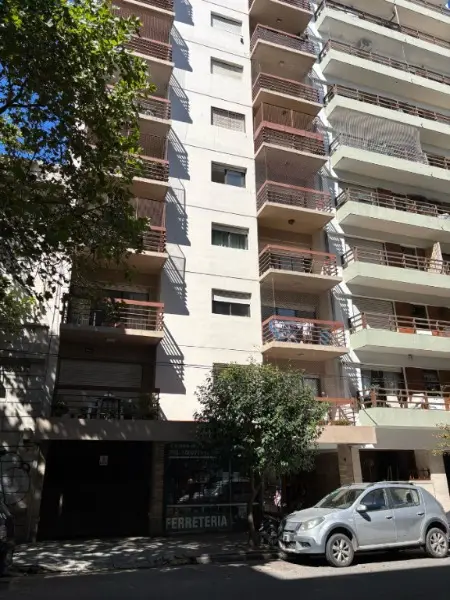 Cochera en venta en LA PERLA