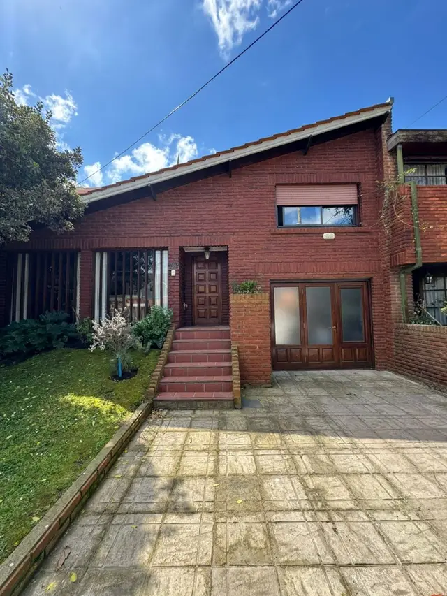Casa de 4 ambientes en venta en LA FLORIDA