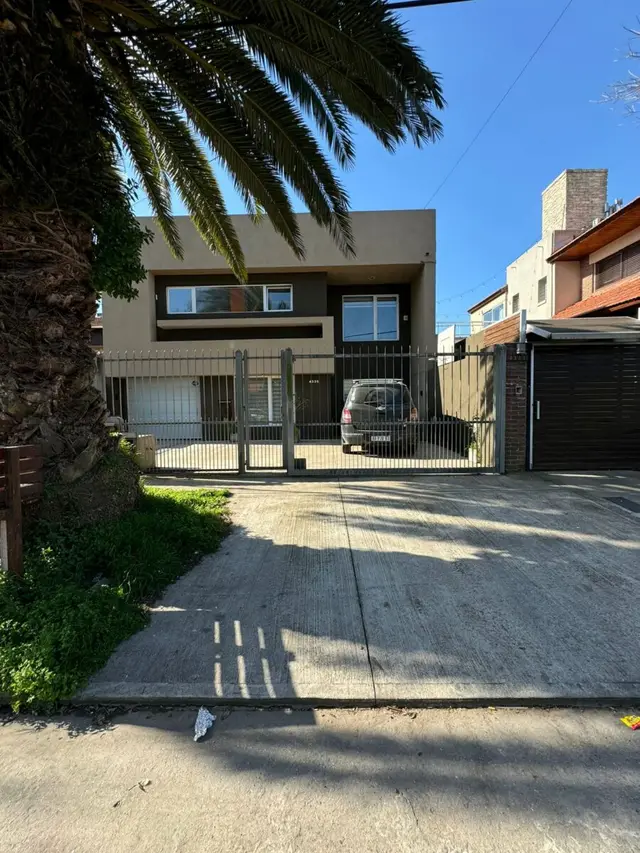 Casa de 5 ambientes en venta en PARQUE LURO