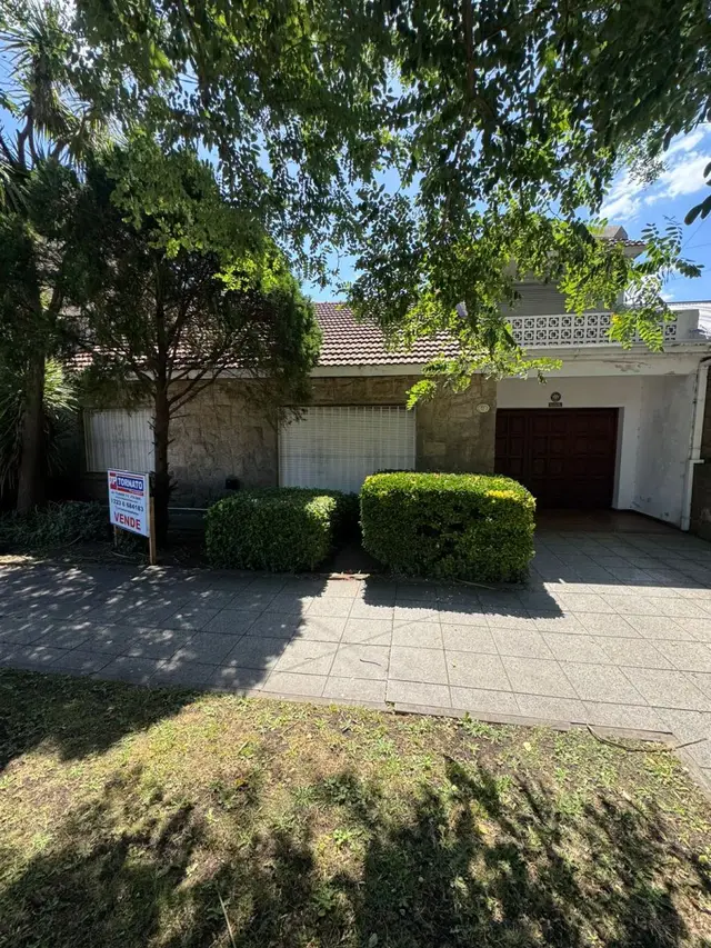 Casa de 4 ambientes en venta en PARQUE LURO