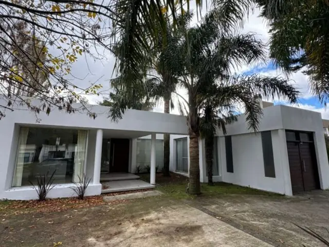 Casa de 4 ambientes en venta en Rumencó