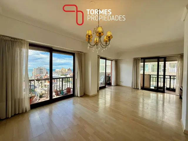 Departamento de 4 ambientes en venta en LA PERLA