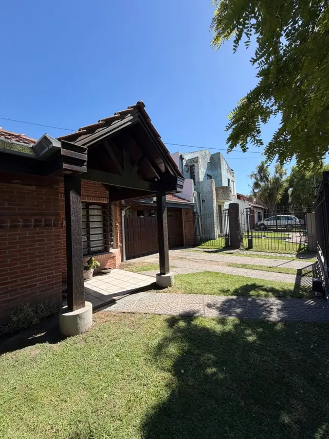 Casa de 4 ambientes en venta en LOS PINARES