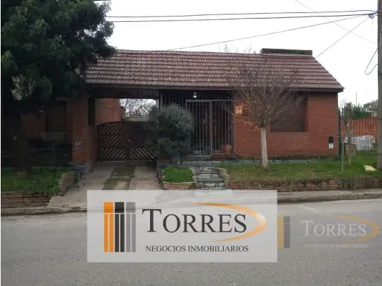 Casa de 3 ambientes en venta en BATAN