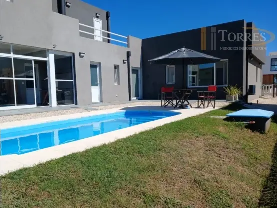 Casa de 3 ambientes en venta en LOPEZ DE GOMARA