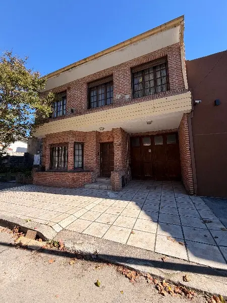 Casa de 5 ambientes en venta en PLAZA PERALTA RAMOS