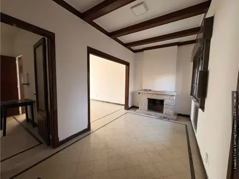 Casa de 4 ambientes en alquiler en Área Centro
