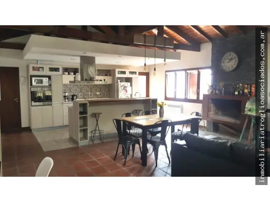 Casa de 4 ambientes en venta en PARQUE LURO