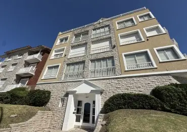 Departamento de 3 ambientes en venta en BOSQUE GRANDE