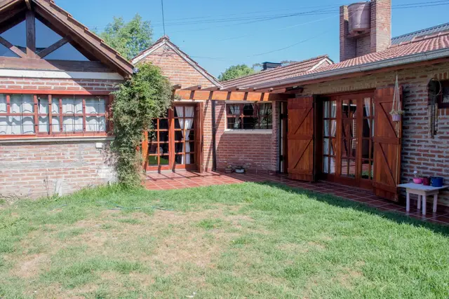 Casa de 5 ambientes en venta en LOS PINARES