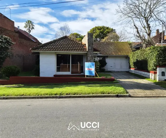 Casa de 5 ambientes en venta en PRIMERA JUNTA