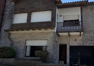 Casa de 3 ambientes en alquiler en Mar del Plata