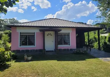 Casa de 3 ambientes en venta en LOS ACANTILADOS
