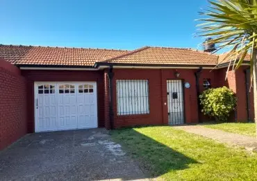 Casa de 3 ambientes en venta en LOMAS DEL GOLF