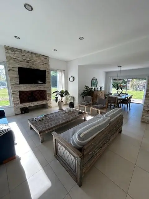 Casa de 5 ambientes en venta en BOSQUE PERALTA RAMOS