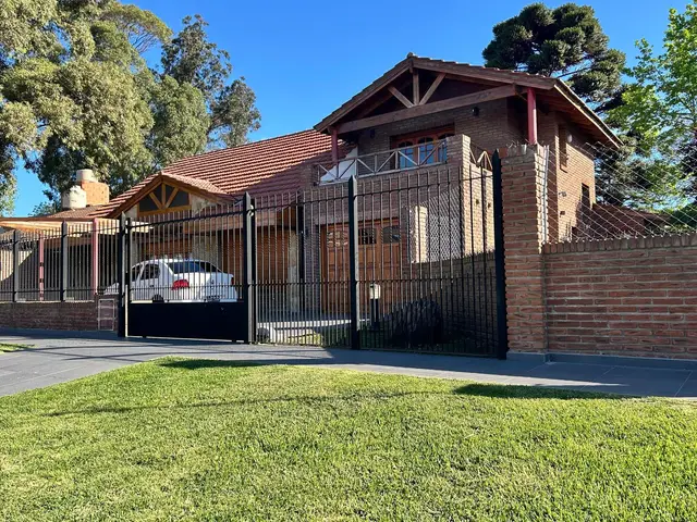 Casa de 4 ambientes en venta en Colinas de Peralta Ramos
