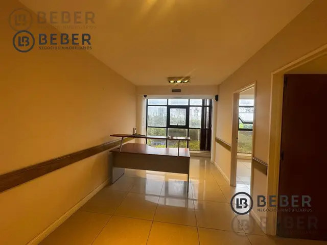 Local de 4 ambientes en venta en Centro