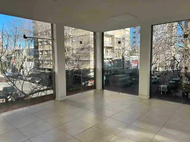 Local de 1 ambiente en alquiler en Área Centro