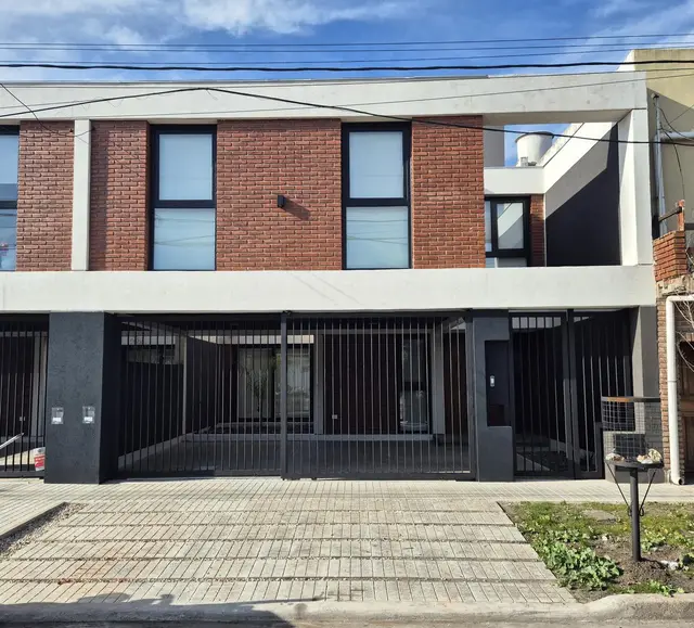 Casa de 4 ambientes en alquiler en VILLA PRIMERA