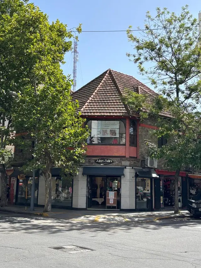 Local de 8 ambientes en venta en Centro