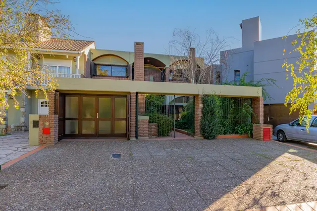 Casa de 3 ambientes en venta en LA FLORIDA