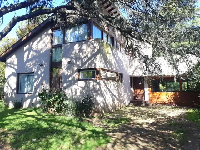 Casa de 4 ambientes en venta en ESTACION CAMET