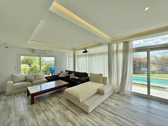 Casa de 5 ambientes en venta en Mar del Plata