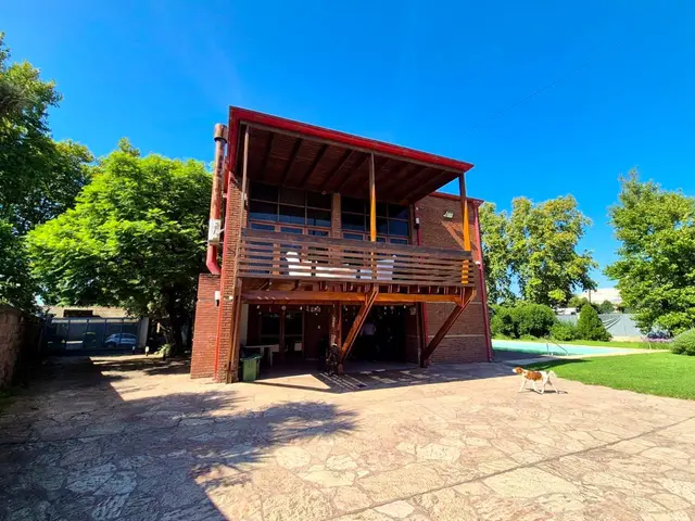 Casa de 5 ambientes en venta en FUNES Y SAN LORENZO