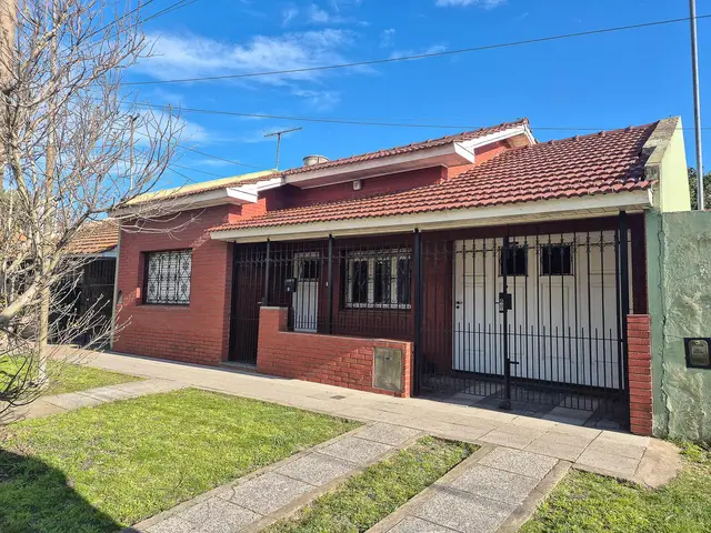 Casa de 3 ambientes en venta en RIVADAVIA BERNARDINO