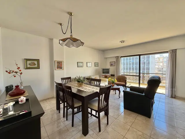 Departamento de 3 ambientes en venta en Plaza Colón