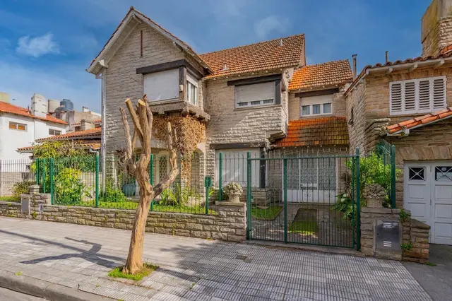 Casa de 3 ambientes en venta en Centro