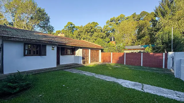 Casa de 2 ambientes en venta en CAMET FELIX U.