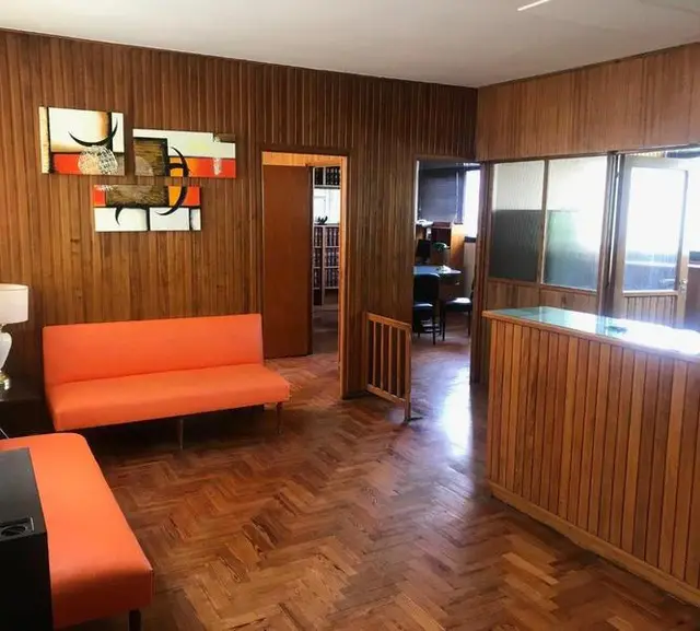 Local de 4 ambientes en venta en Centro