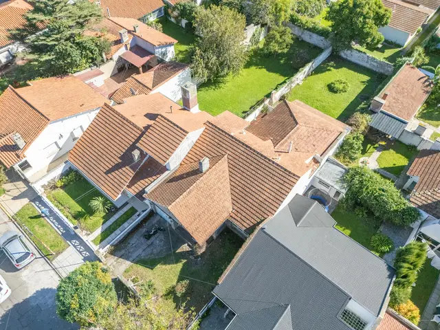 Casa de 4 ambientes en venta en LOS TRONCOS