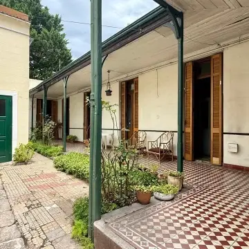 Casa de 5 ambientes en venta en LA PERLA