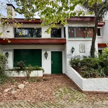 Casa de 5 ambientes en alquiler en PLAYA GRANDE