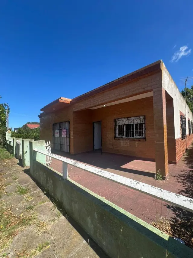 Casa de 4 ambientes en venta en SAN EDUARDO DEL MAR