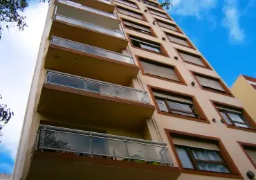 Departamento de 3 ambientes en venta en La Perla