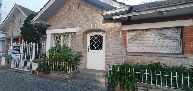 Casa de 4 ambientes en venta en LA PERLA