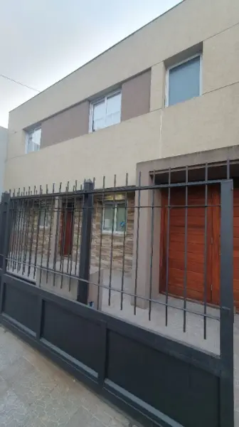 Casa de 6 ambientes en venta en VILLA PRIMERA