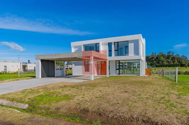Casa de 4 ambientes en venta en BOSQUE PERALTA RAMOS