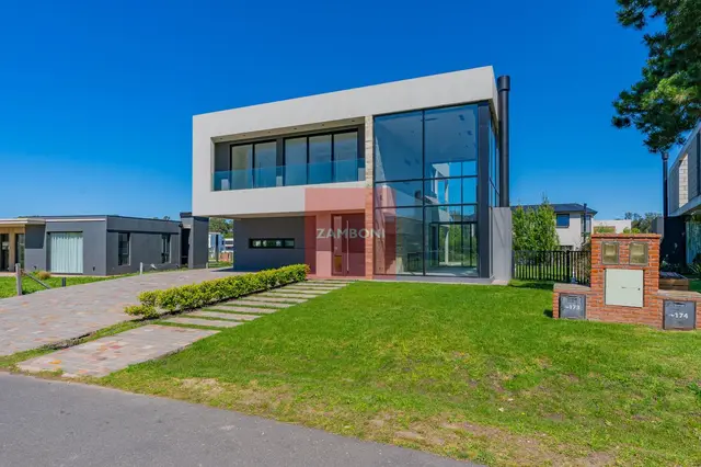 Casa de 4 ambientes en venta en BOSQUE PERALTA RAMOS