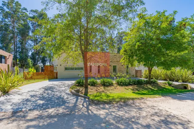 Casa de 3 ambientes en venta en Playa Chapadmalal