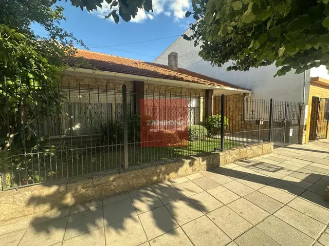 Casa de 4 ambientes en venta en SARMIENTO DOMINGO FAUSTINO