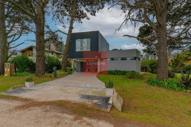 Casa de 3 ambientes en venta en Playa Chapadmalal