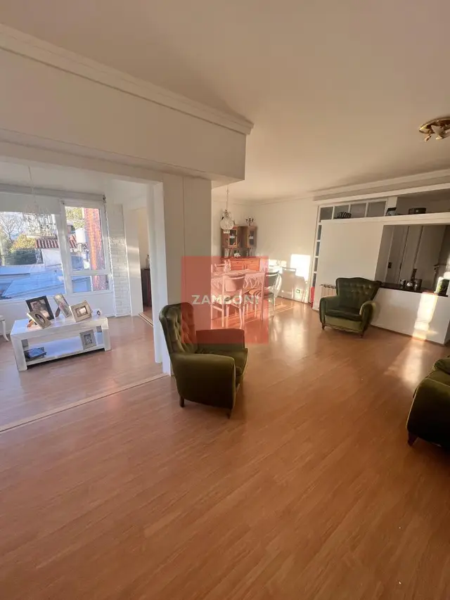 Departamento de 4 ambientes en venta en LA PERLA